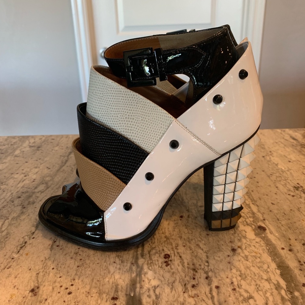 Fendi black, white and tan patent leather heels